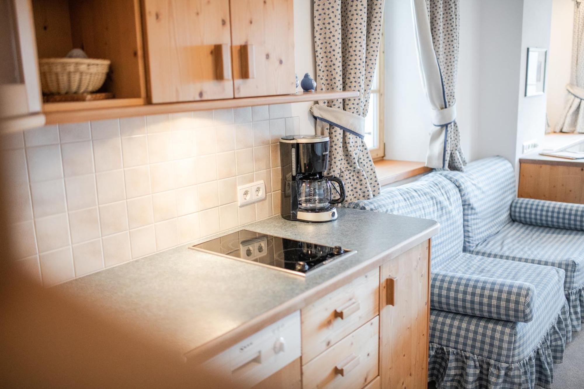 Huber Unterm Baum Apartment Лагундо Стая снимка