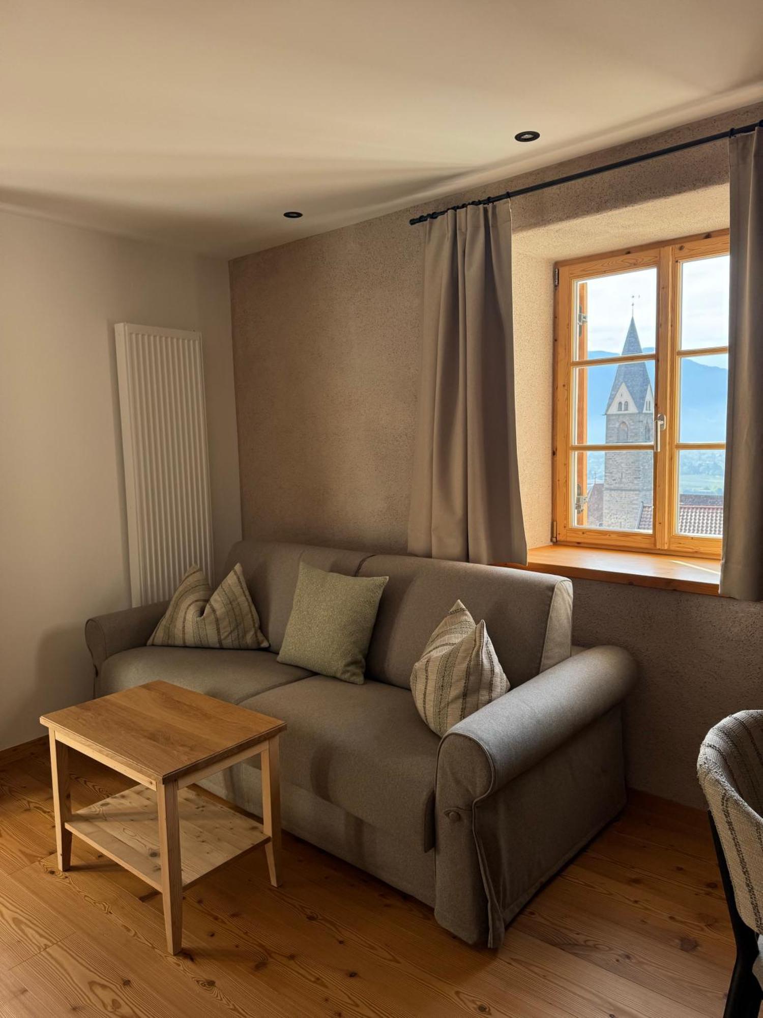 Huber Unterm Baum Apartment Лагундо Стая снимка